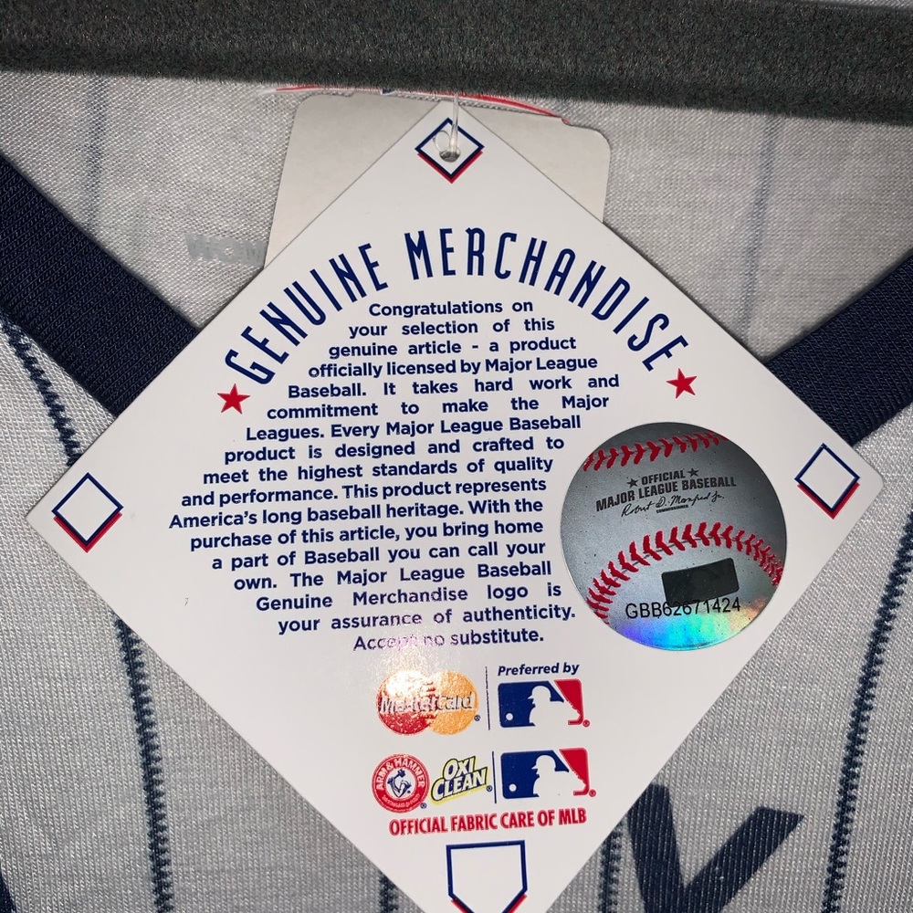 Yankees shirt
